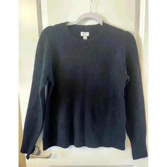 J Crew Womens Size Small Black Crewneck sweater in extra-soft yarn wool #BU223 - Picture 1 of 3